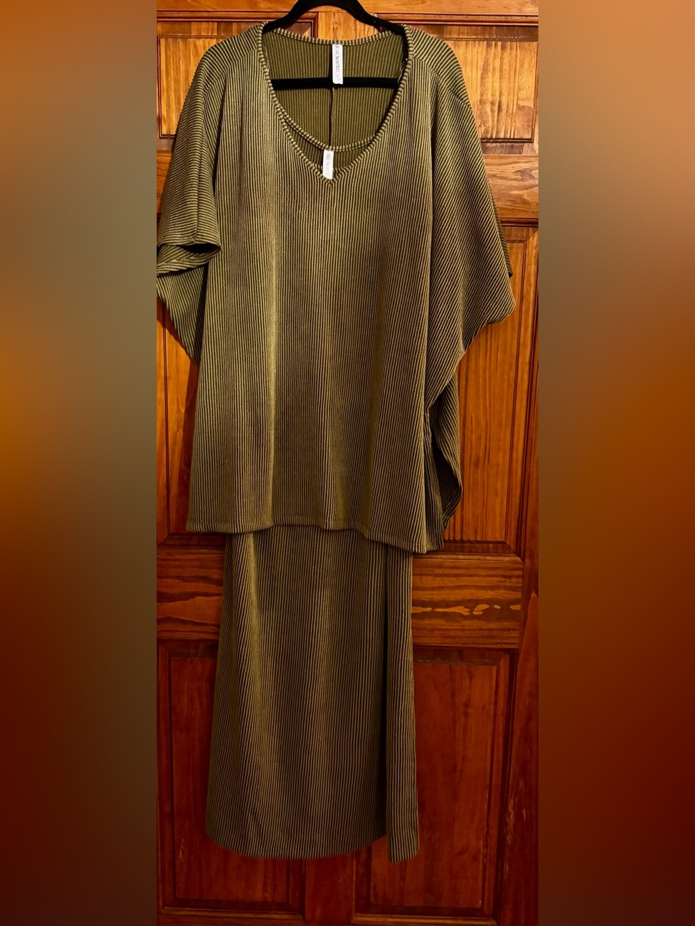 Dear Scarlett XL FLOWY PONCHO STYLE TOP + MAXI DRESS 2 PIECE SET brown/olive NWT